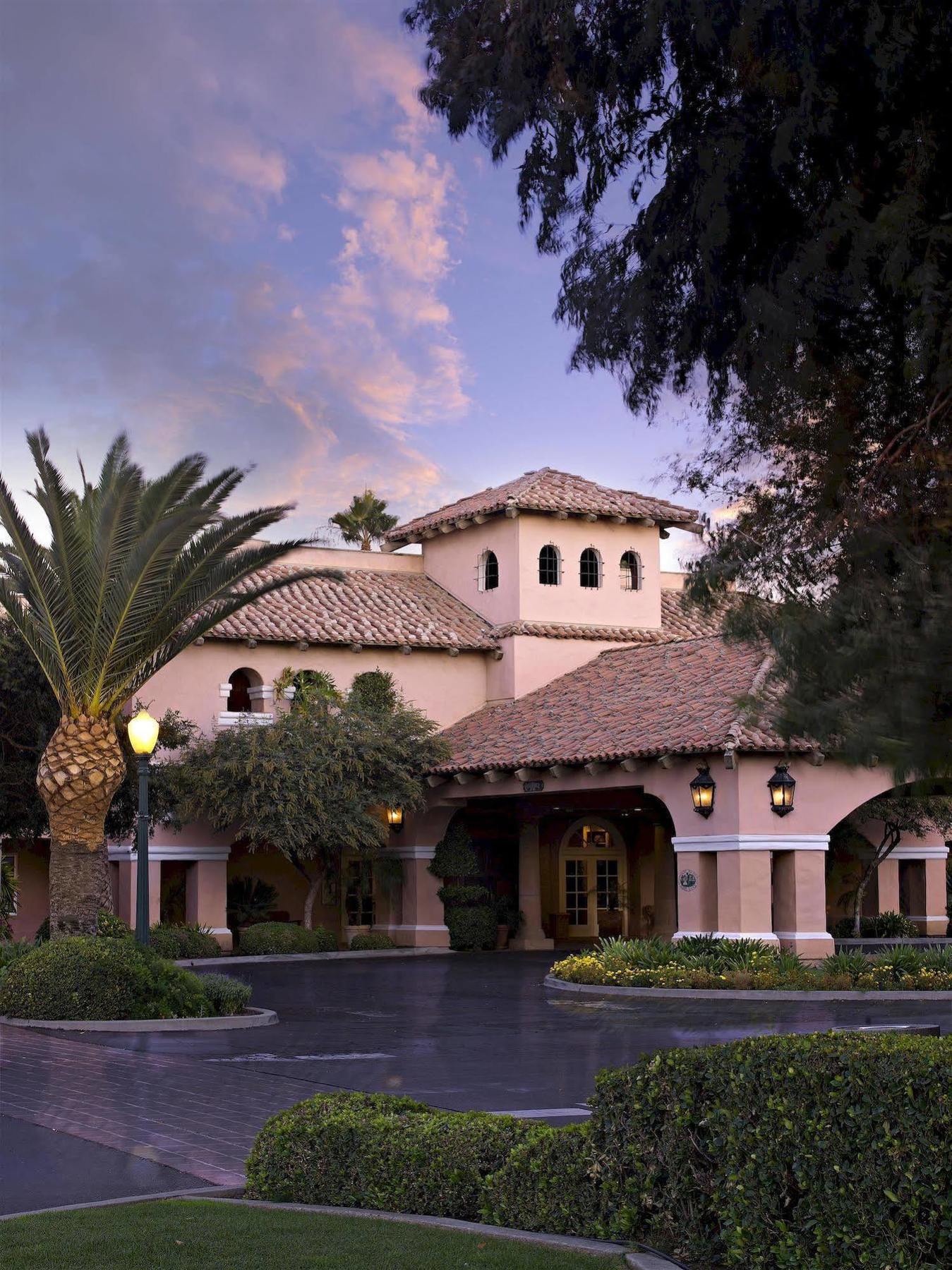 Harris Ranch Inn And Restaurant Huron Εξωτερικό φωτογραφία