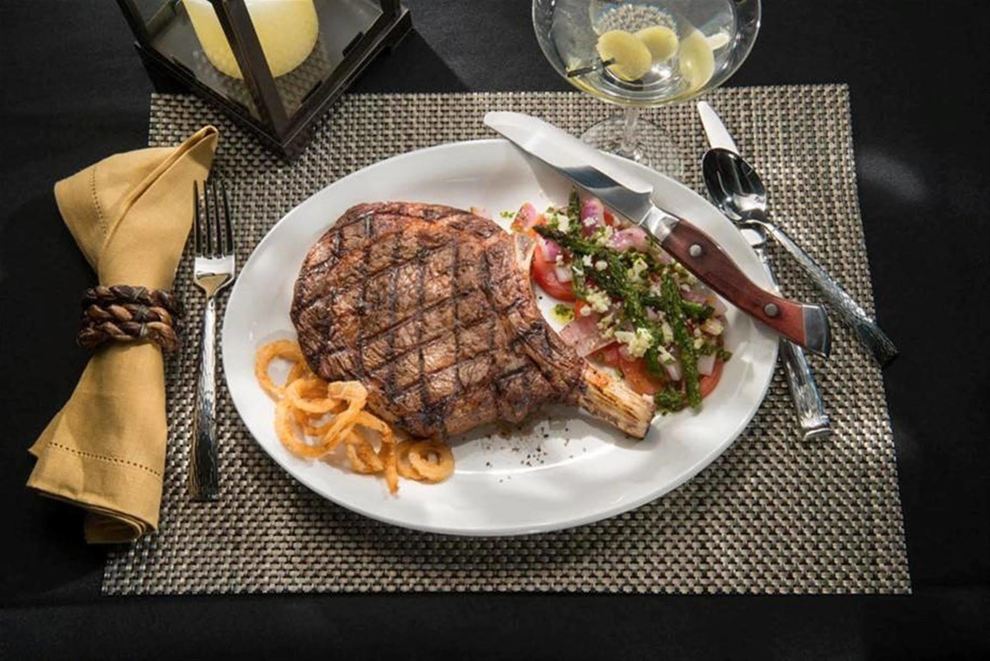 Harris Ranch Inn And Restaurant Huron Εξωτερικό φωτογραφία
