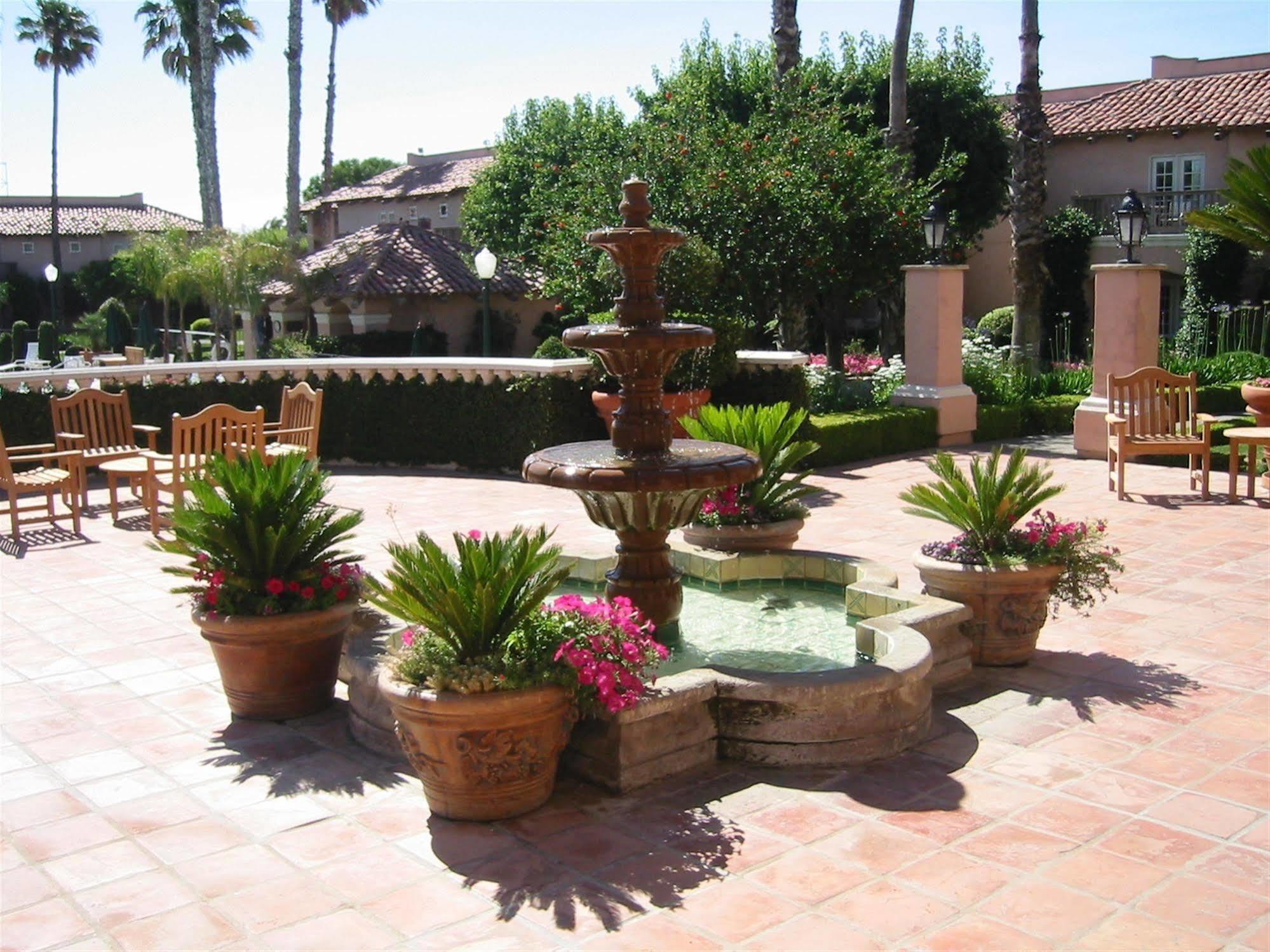 Harris Ranch Inn And Restaurant Huron Εξωτερικό φωτογραφία